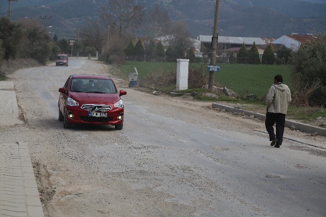 Milas’ta Bozulan Yolla Tepki Topluyor