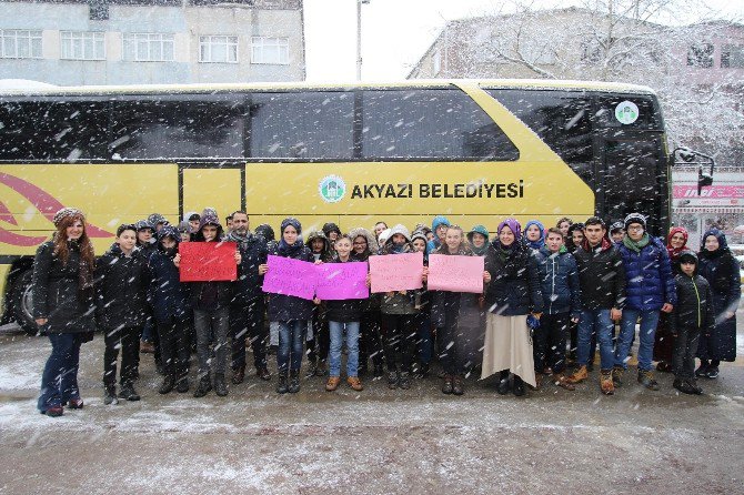 Öğrencilere Başkan Akcan’dan Sinema Hediyesi