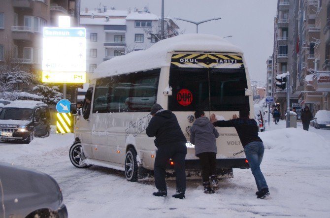 Bafra’da Kar Ve Buzlanma Hayatı Olumsuz Etkiledi