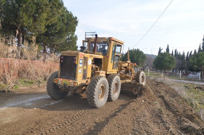 Avşar Ve Irlamaz’ın Yolları Bakımdan Geçirildi