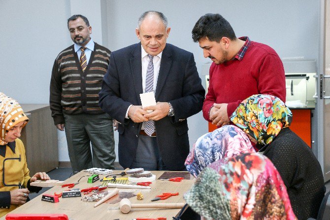 Yahyalı’da Gümüş İşlemeciliği Kursu Açıldı