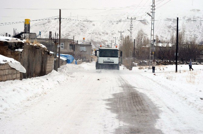 Buzlanmaya Karşı Van Gölü Suyuyla Önlem