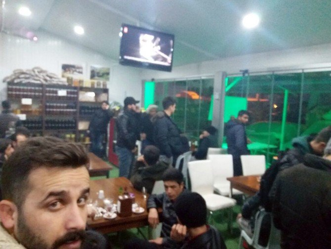 Bitlis’te Yolda Kalan Yolcular Restoranlara Sığındı