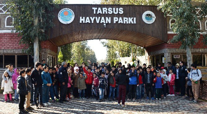 Çocukların "Osman Amcası" 500 Çocuğu Hayvanat Bahçesine Götürdü