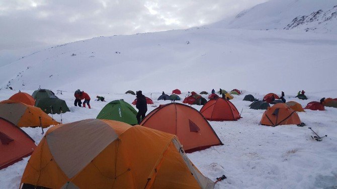 Süphan Dağı Tırmanışa Geçit Vermedi