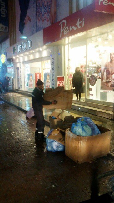 İzmit’te Geri Dönüşüm Ve Atık Toplama Çalışmaları Sürüyor