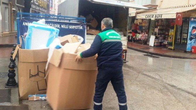 İzmit’te Geri Dönüşüm Ve Atık Toplama Çalışmaları Sürüyor