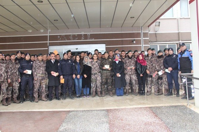 Şehit Yakını Ve Öğrencilerden Polise Mektupla Destek