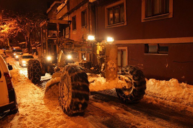 Trabzon’da Gece-gündüz Kar Mücadelesi Yapılıyor