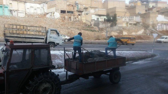 Yollarda Mahsur Kalanlara Eyyübiye Belediyesi Yetişti