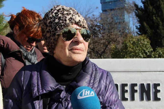 Defne Joy Foster’ın Annesinden Kızının Ölümü İle İlgili Açıklama