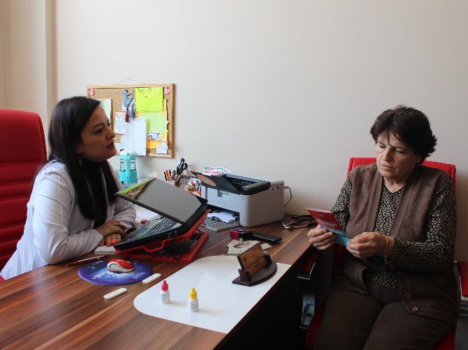 Hastalara Antibiyotik Yazılmadan Önce Hızlı Tanı Kitleri Eğitimi Verildi