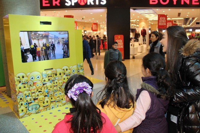 Yarıyıl Tatilinde Emojilerle Eğlence Devam Ediyor
