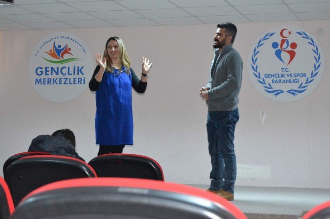 Gençlere Diksiyon Eğitimi Verilmeye Başlandı