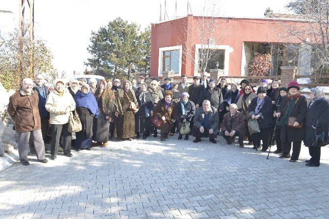 Yaşlılara Kahvaltı Keyfi