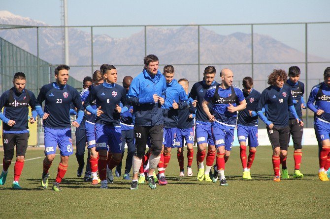 Karabükspor 2 Oyuncu Yabancı Kontenjanına Takıldı