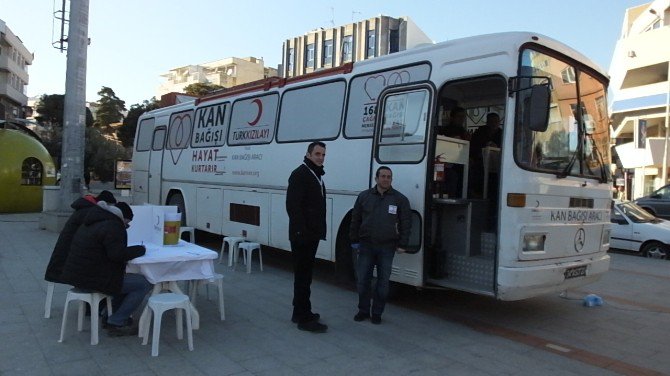 Burhaniye’de Kan Bağışı Kampanyasına Yoğun İlgi