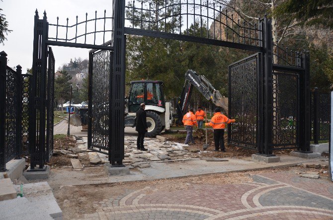 Osmanlı Padişahları Tarih Şeridi’nde Düzenleme Çalışmaları