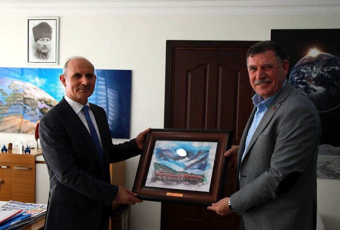 Vezirhan Belediye Başkanı’ndan Saski’ye Teşekkür Ziyareti