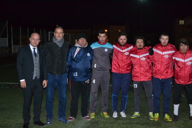 Bakan Yeğeninden Bilecikspor Antrenmanı Baklavalı Ziyaret