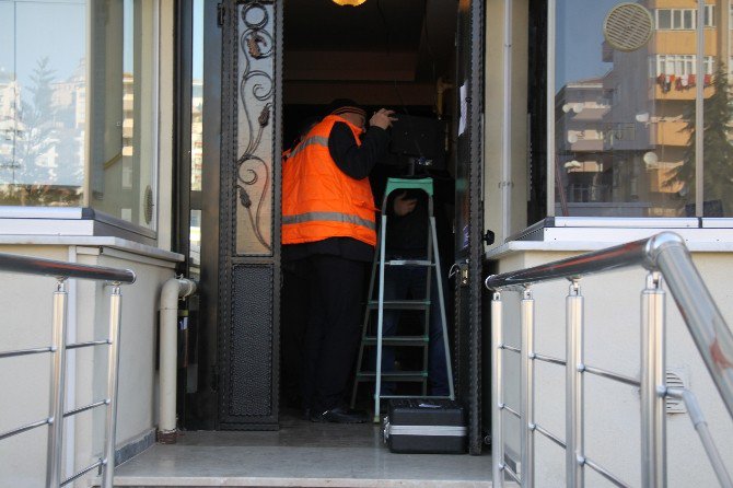 59 Yaşındaki Şahıs 33 Yaşındaki Kadın Tarafından Bıçaklandı