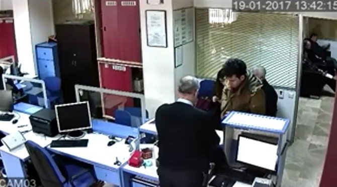 Yurt Dışına Kaçmak İçin Sahte Kimlikle Pasaport Almaya Çalışan Pkk’lı Yakalandı