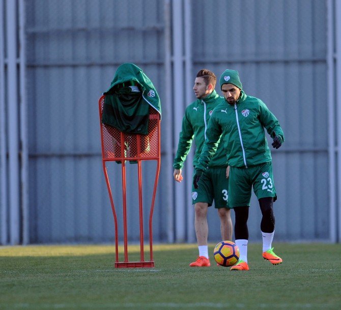 Bursaspor’da Fenerbahçe Maçı Hazırlıkları Sürüyor