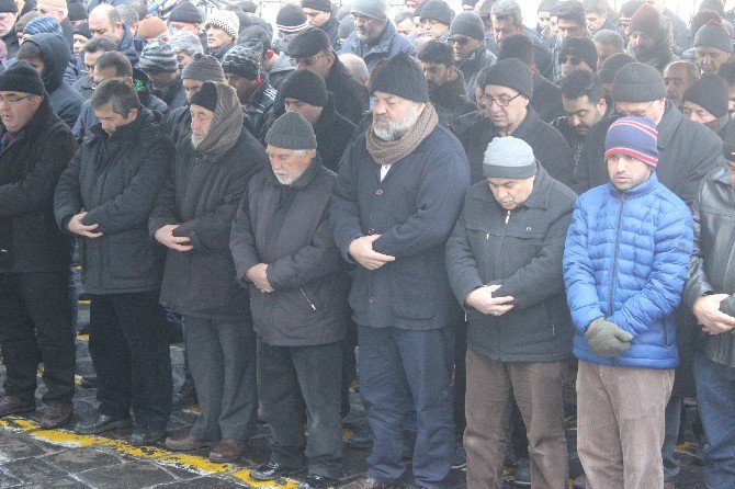 İlahiyatçı Yazar İhsan Eliaçık’ın Acı Günü