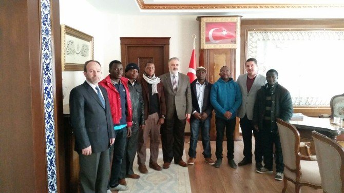 Çukurova Uluslararası Öğrenci Derneği’nden Müftü Çınar’a Ziyaret