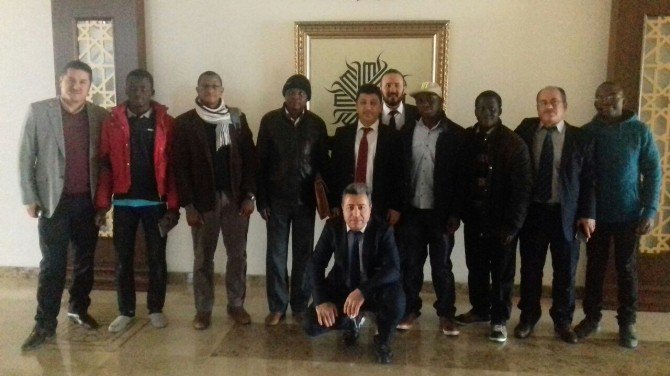 Çukurova Uluslararası Öğrenci Derneği’nden Müftü Çınar’a Ziyaret