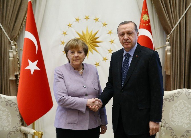 Cumhurbaşkanı Erdoğan, Şansölye Merkel’i Kabul Etti