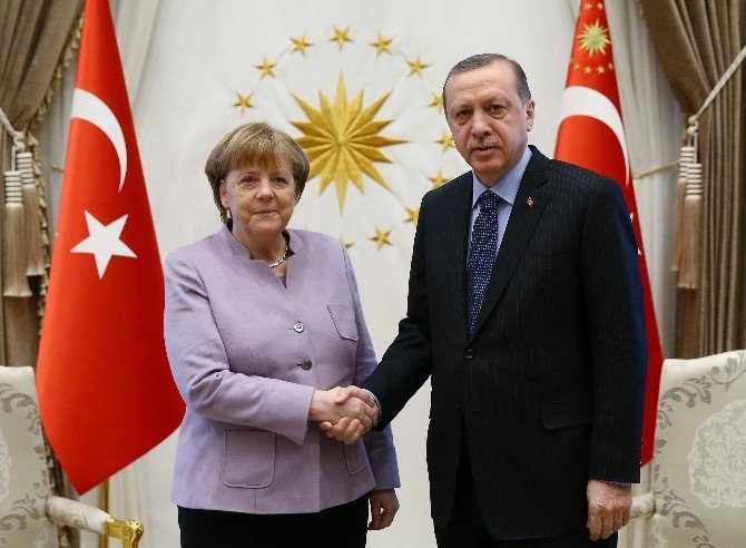 Cumhurbaşkanı Erdoğan, Şansölye Merkel’i Kabul Etti