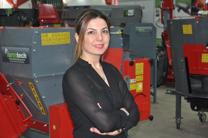 Dış Ticaret Uzmanı Lale Dur