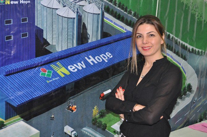 Dış Ticaret Uzmanı Lale Dur