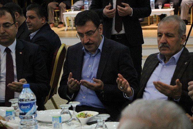 Bakan Tüfenkci Annesi İçin Mevlit Okutturdu