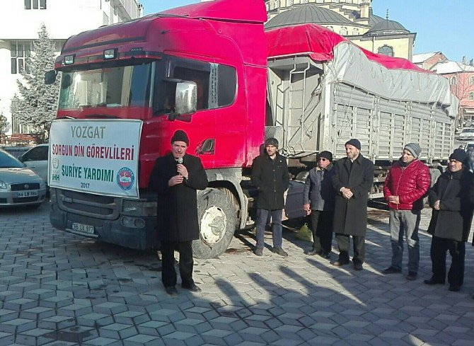 Halep’ten Tahliye Edilen Suriyelilere Yardımlar Sürüyor