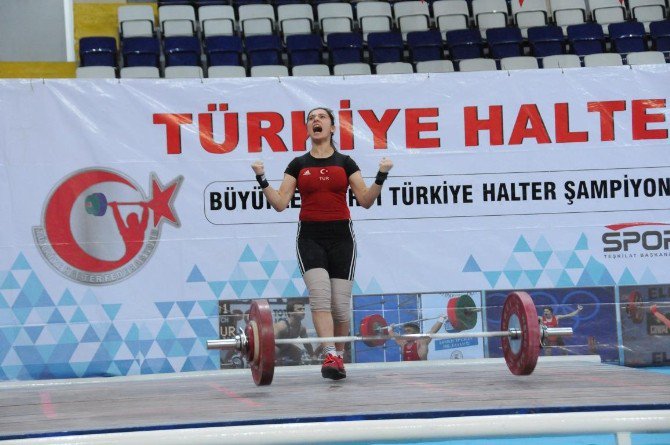 Halter Takımı Kayseri’ye Madalya İçin Gidiyor