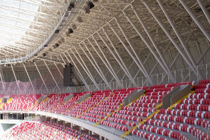 Bahadır Kul: “3 Stadyumla Yılın Stadyumu Ödüllerine Adayız”