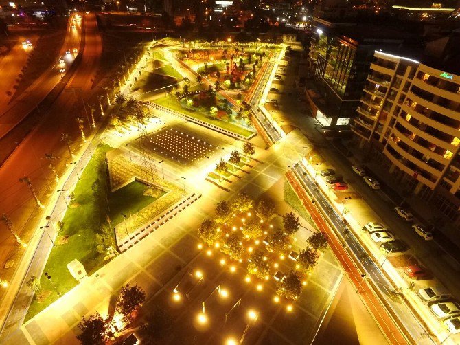 İzmir Şehitlerini Unutmadı