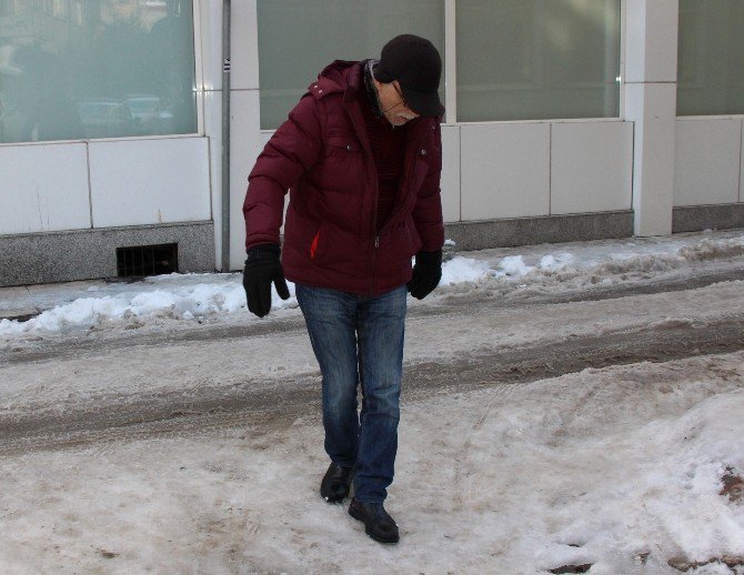 Prof. Dr. Kuru: "Kalça Kırıklarında Ölüm Oranları Çok Yüksek"