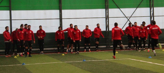 Özköylü: “Son 3 Sırada Olmayalım Yeter”