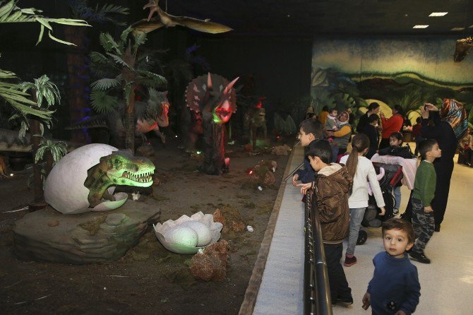 Maltepe’de Karne Şenliği Tüm Hızıyla Sürüyor