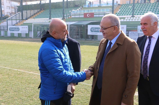 Başkan Ergün Futbolculara Umut Aşıladı