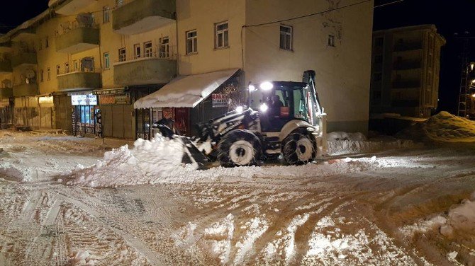 Bulanık Belediyesinden Gece Mesaisi