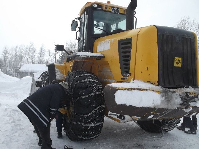 Muş’ta Kepçeyle Hasta Kurtarma Operasyonu