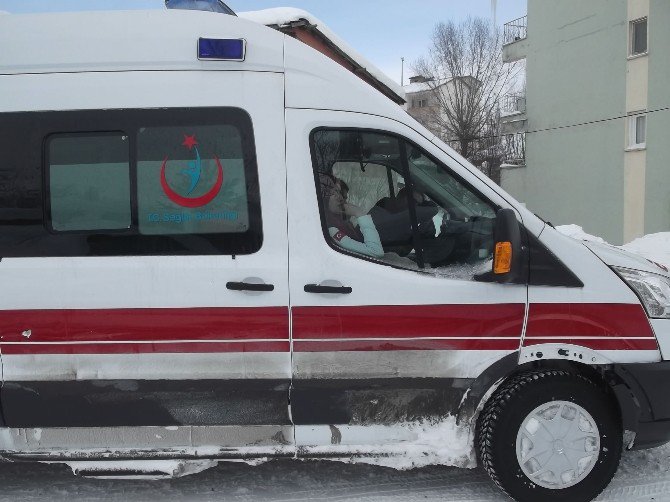 Muş’ta Kepçeyle Hasta Kurtarma Operasyonu