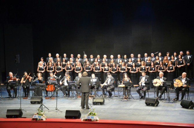 Türk Sanat Müziği Korosu’ndan Sezon Ortası Konseri