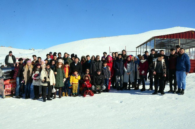 Pursaklar’ın Gençleri Kayağın Keyfini Çıkarttı