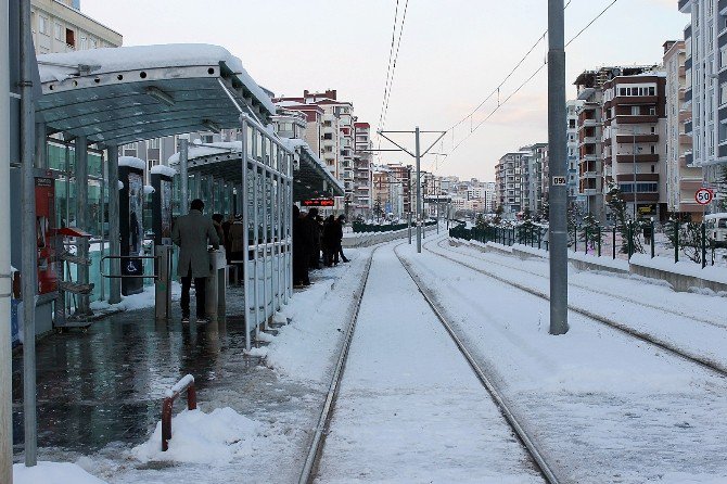 Tramvay Kar Engelini Aştı