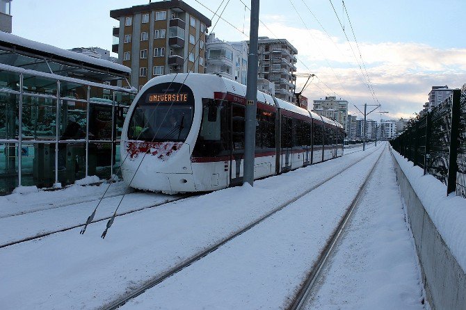 Tramvay Kar Engelini Aştı